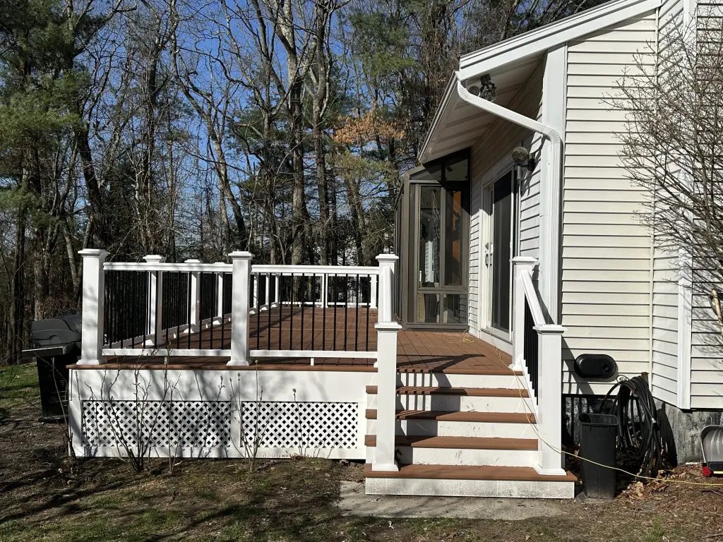 Chelmsford L deck A(3) Deck in Chelmsford, MA